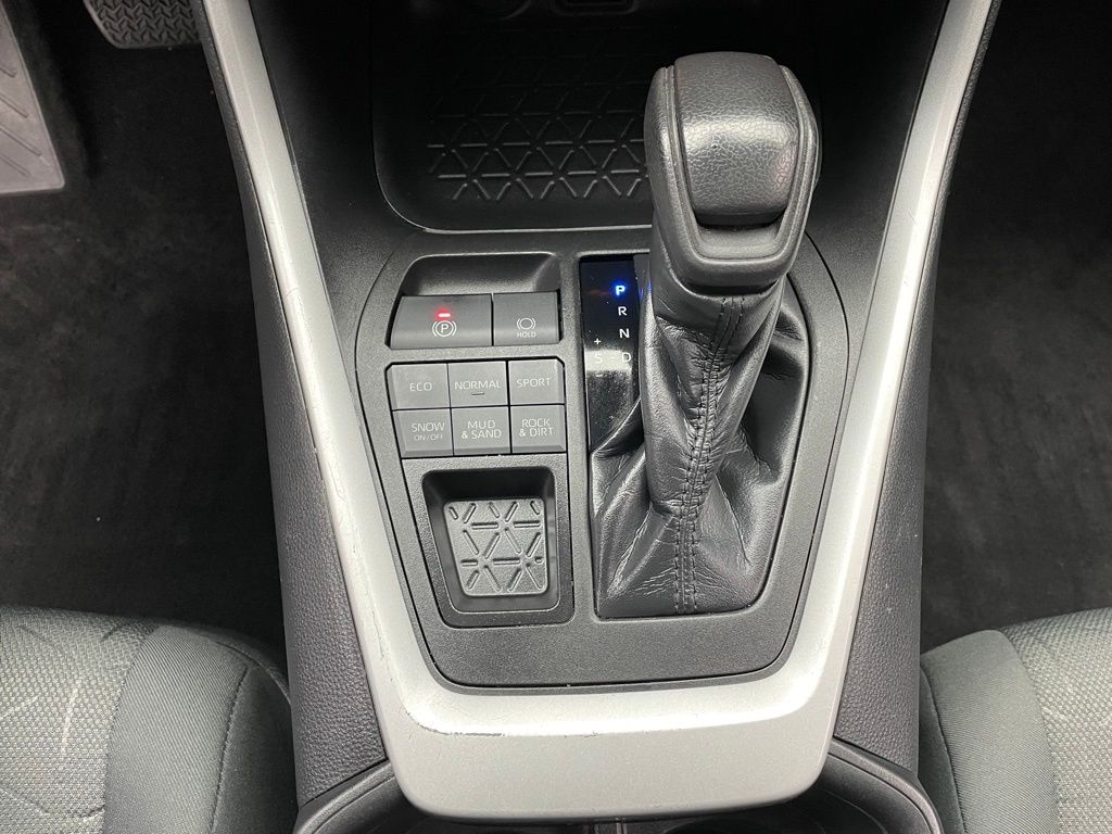 Thumbnail: 2022 Toyota RAV4 - 28