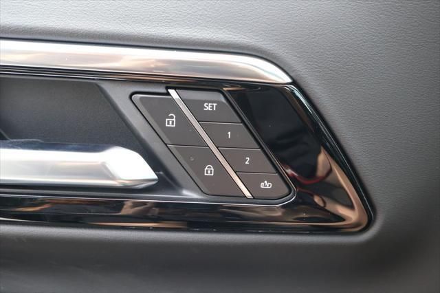 Thumbnail: 2025 Chevrolet Suburban - 18