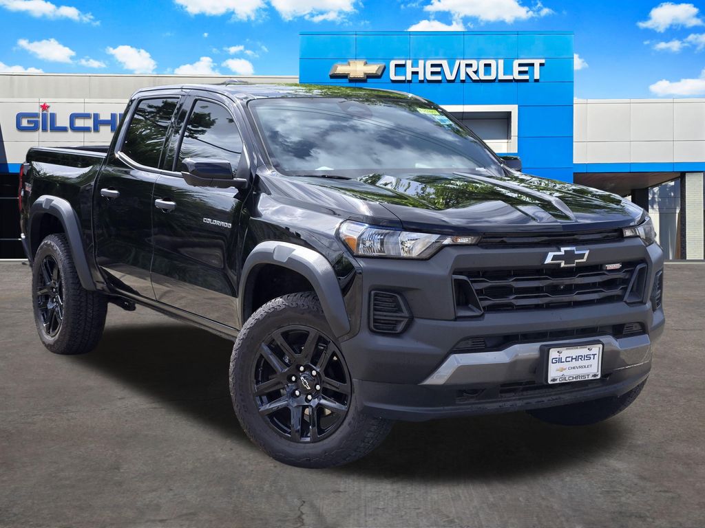 Black 2025 Chevrolet Colorado Pickup Truck Four-Wheel Drive 8-Speed Automatic