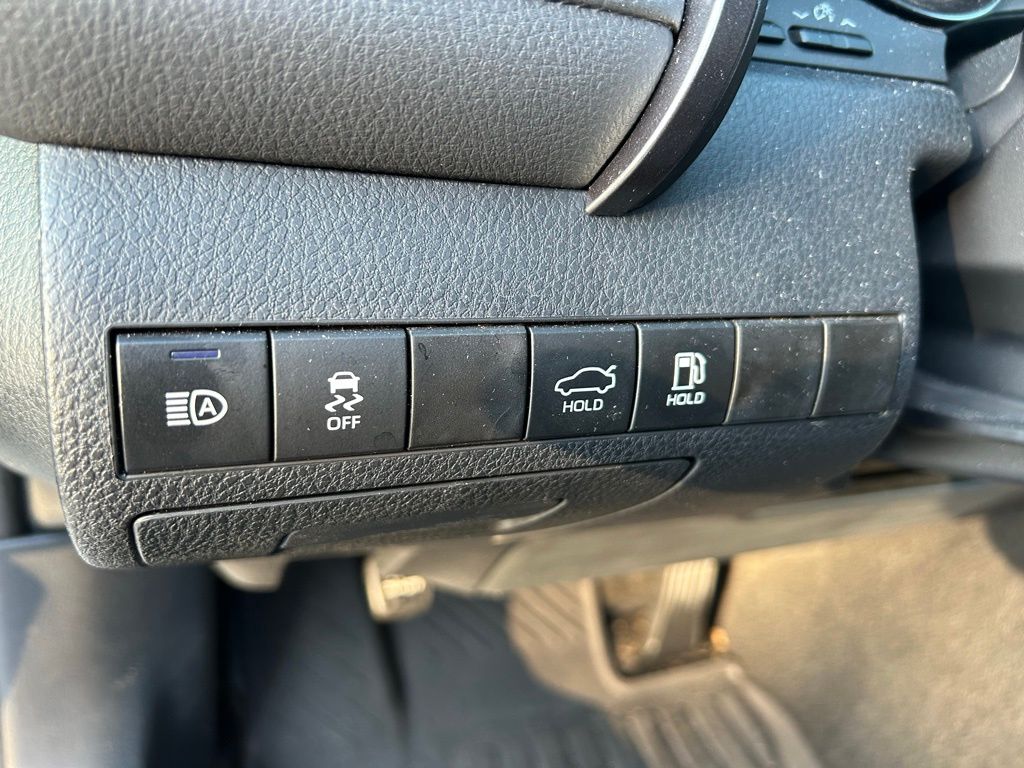 Thumbnail: 2024 Toyota Camry - 18