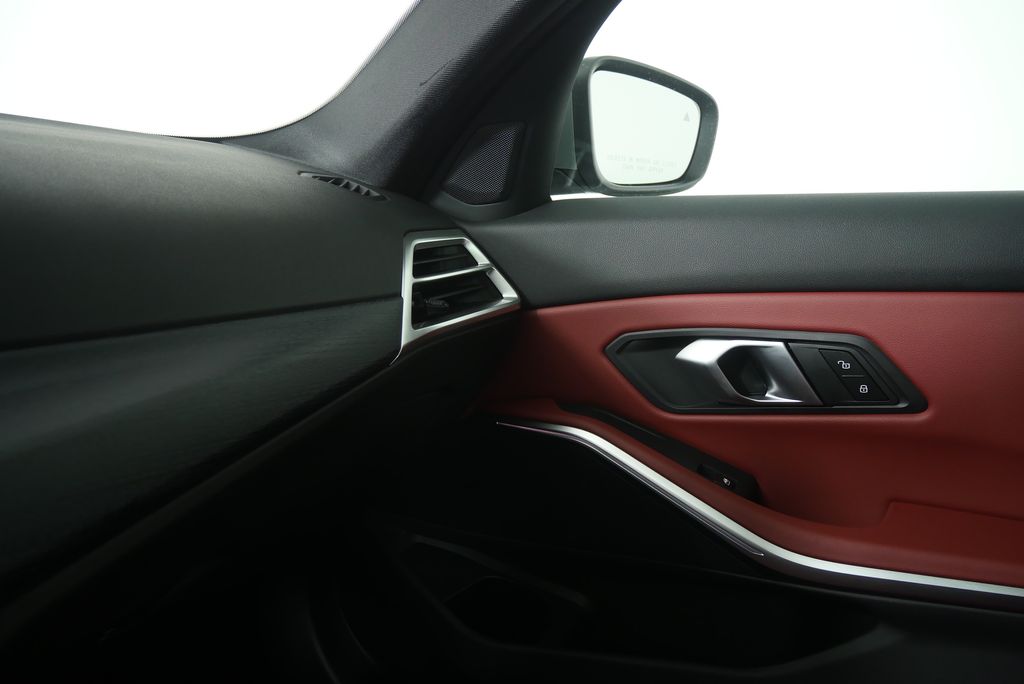 Thumbnail: 2025 BMW 3 Series - 31