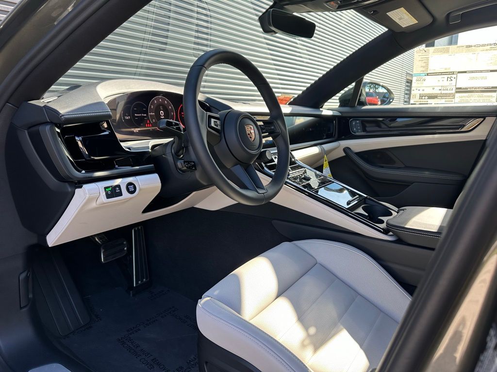 2024 Porsche Panamera  12