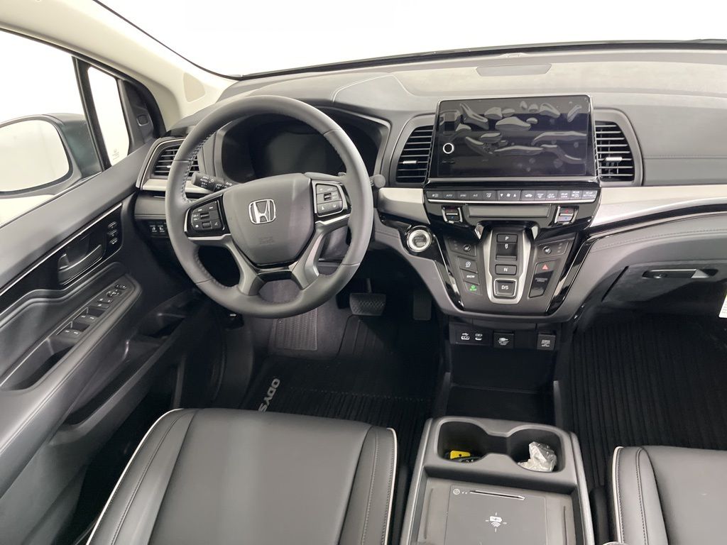 2025 Honda Odyssey Touring 16