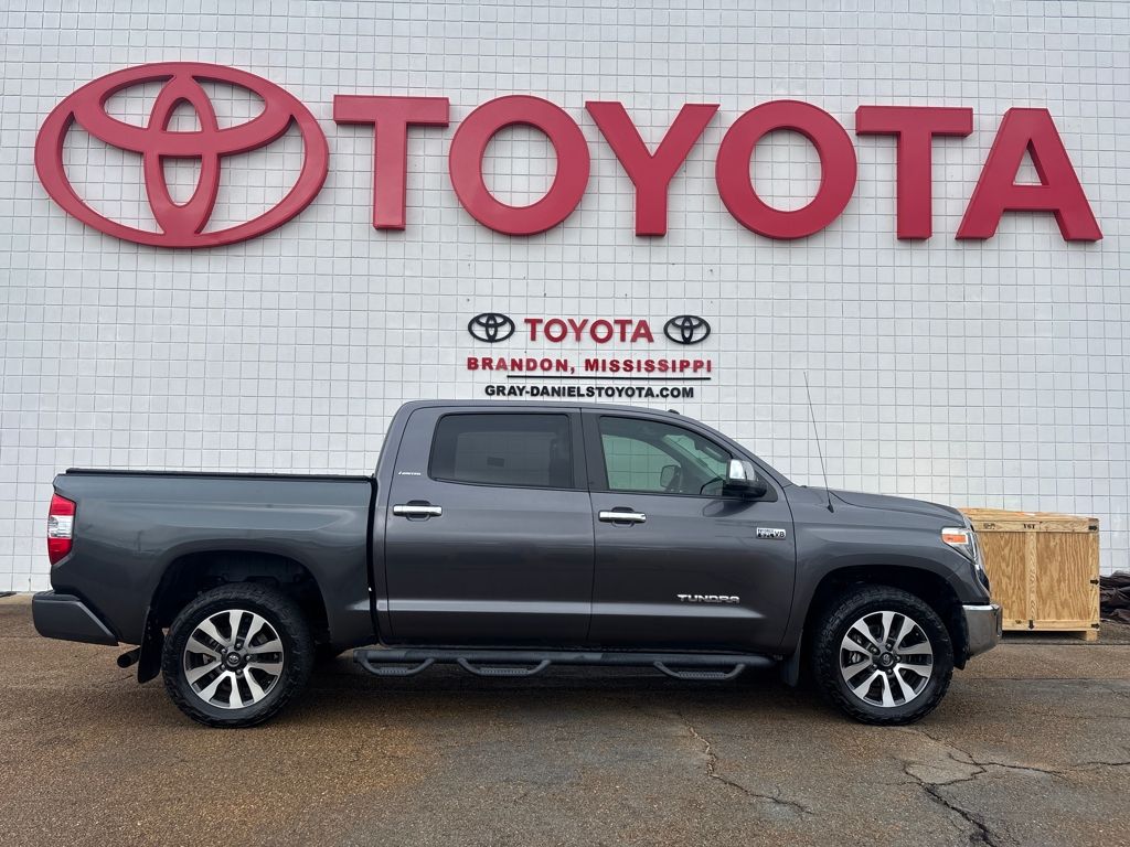 2018 Toyota Tundra Limited's photo