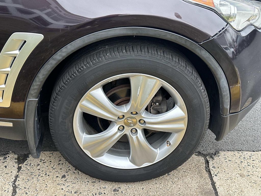 Thumbnail: 2011 INFINITI FX35 - 17