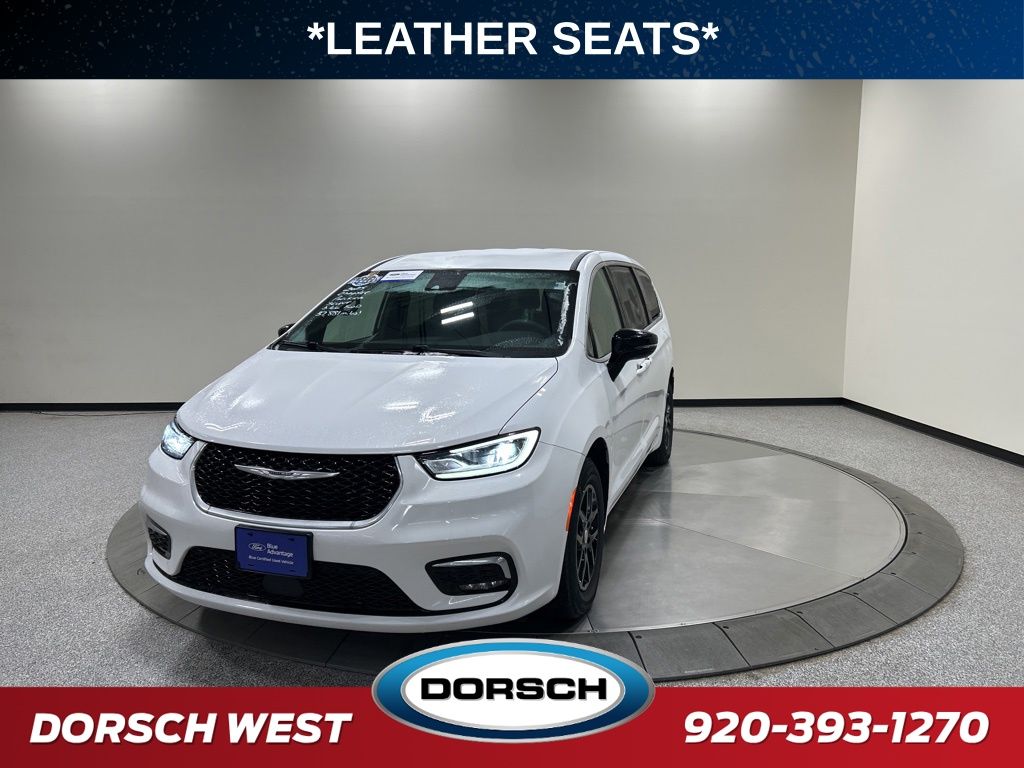 used 2025 Chrysler Pacifica car, priced at $31,741