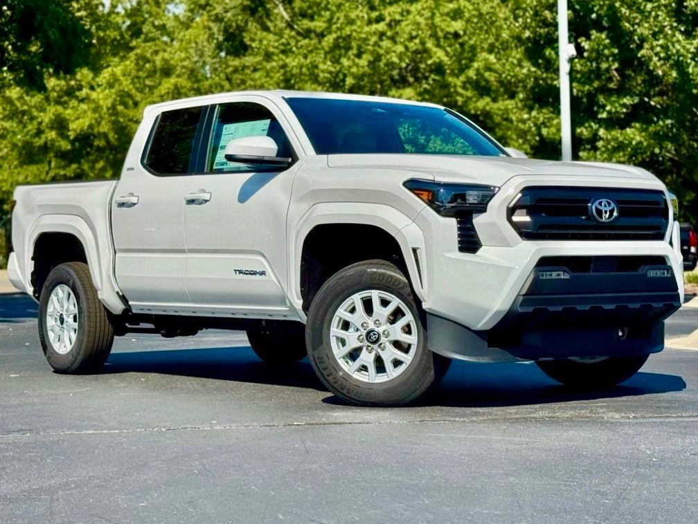 2025 Toyota Tacoma SR5 Double Cab photo 2
