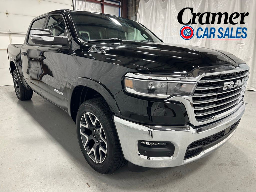 Diamond Black Crystal Pearlcoat 2025 RAM 1500 Laramie Crew Cab 4WD Pickup Truck Four-Wheel Drive 8-Speed Automatic