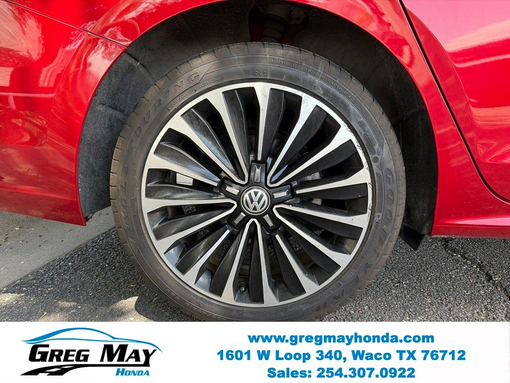 2022 Volkswagen Passat 2.0T Limited Edition - 9
