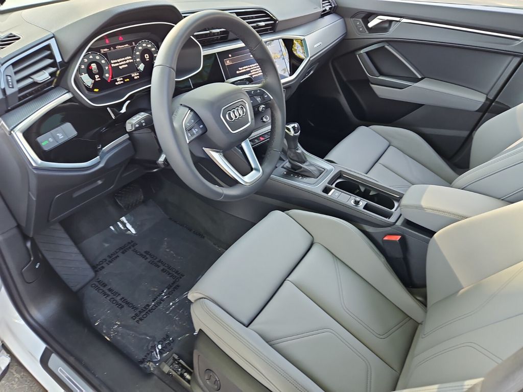 2025 Audi Q3 Premium photo