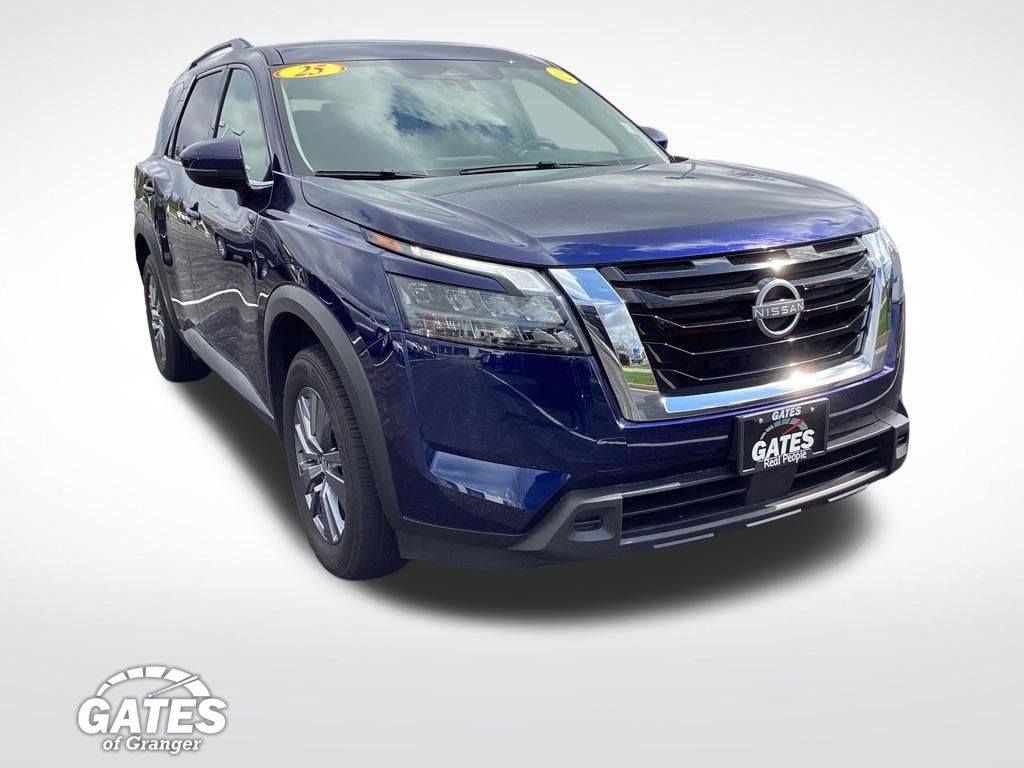 2025 Nissan Pathfinder SV 4WD    