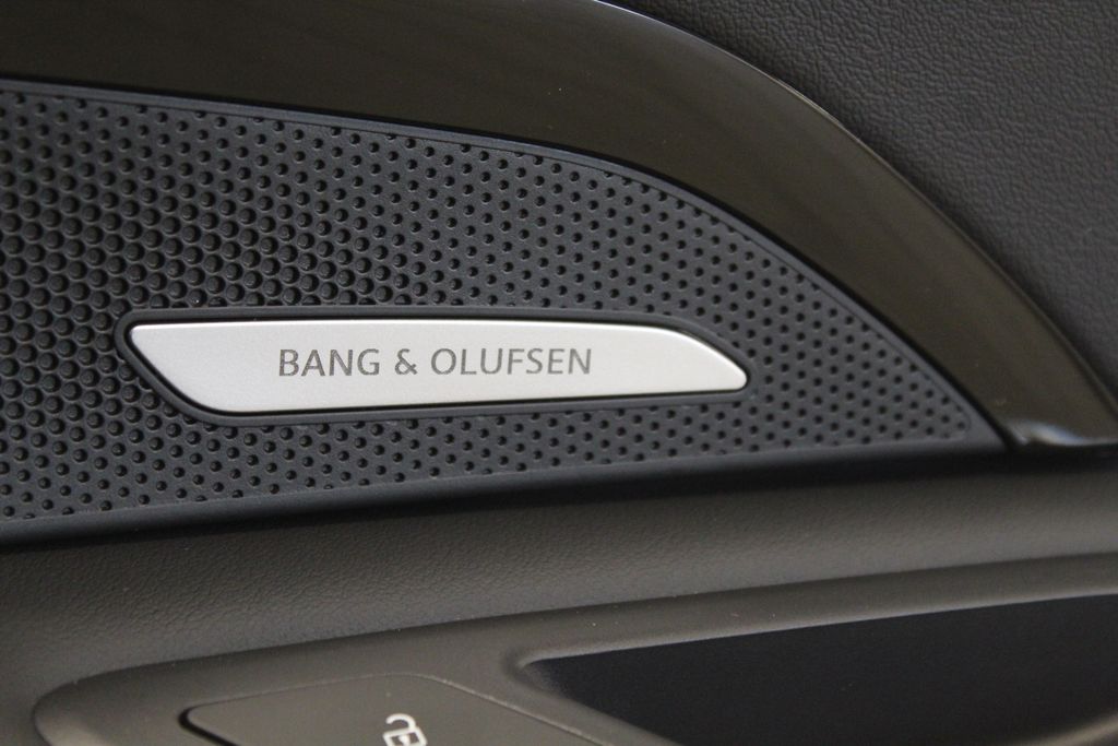 Thumbnail: 2025 Audi Q5 - 30