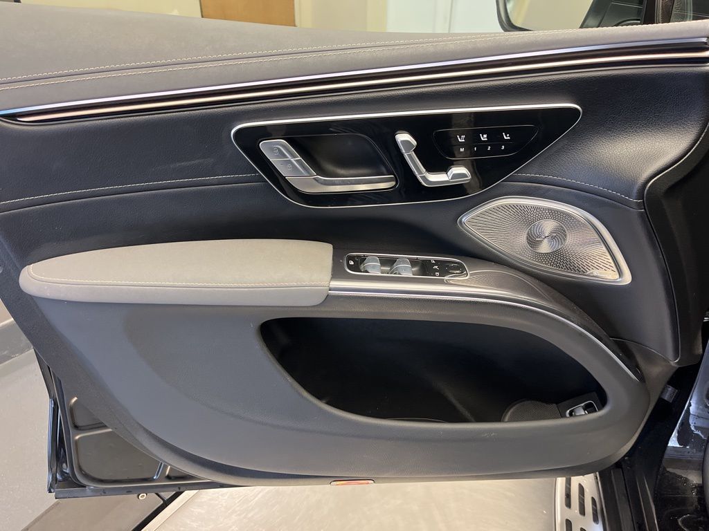 Thumbnail: 2023 Mercedes-Benz EQS - 11