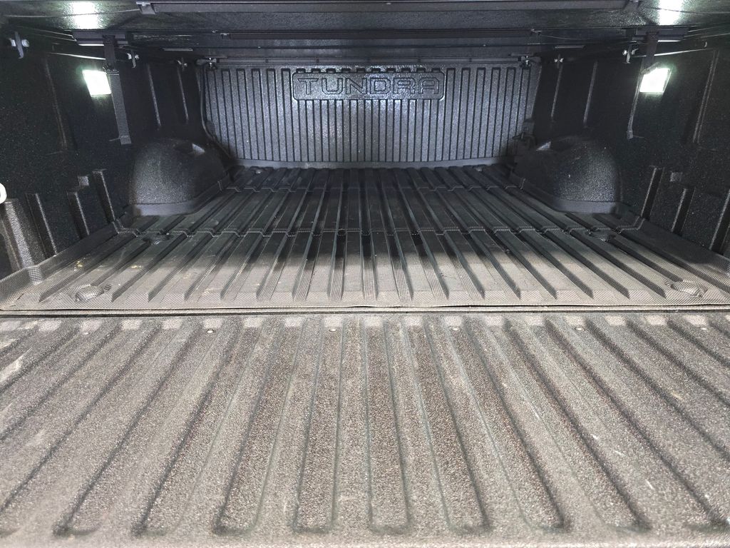 Used 2024  Toyota Platinum image 21