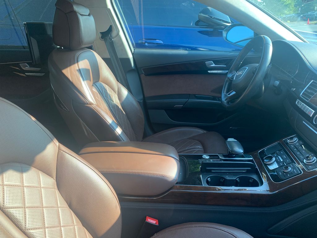 Thumbnail: 2016 Audi A8 - 9