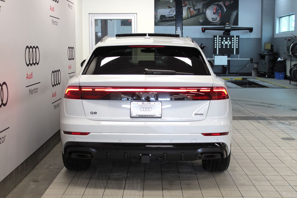 Thumbnail: 2026 Audi Q8 - 5