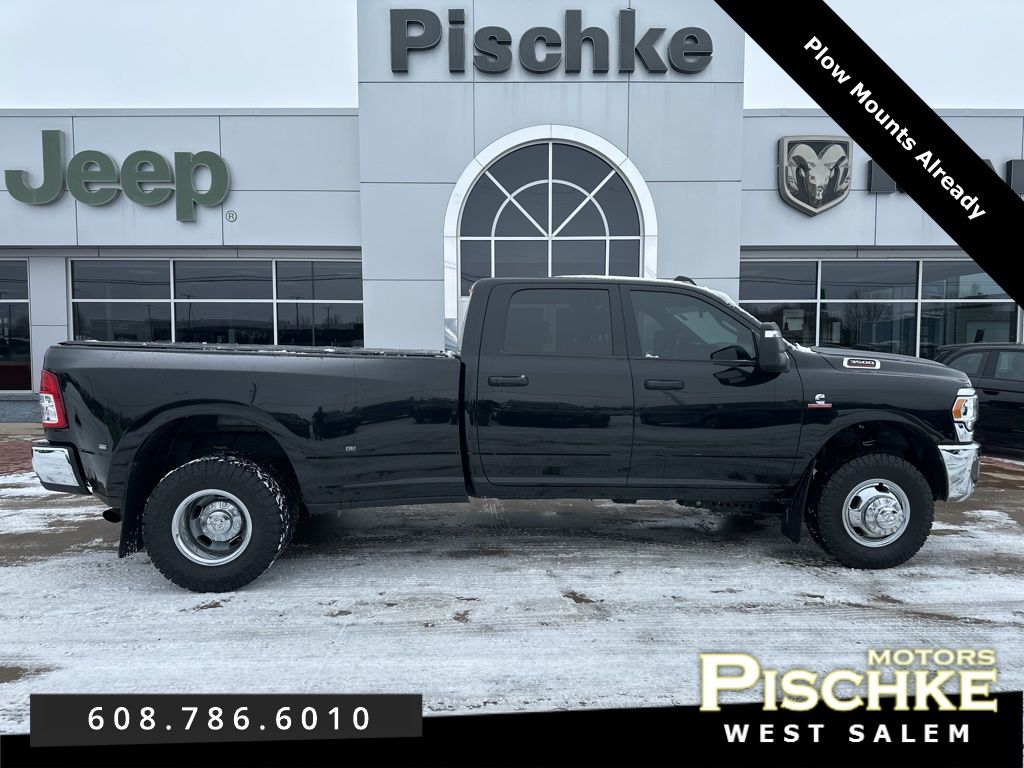 2023 RAM 3500 Tradesman Crew Cab LB DRW 4WD