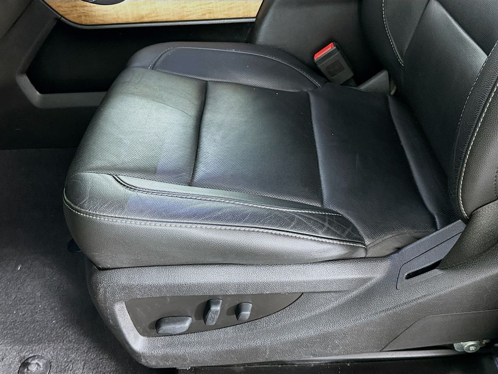 Thumbnail: 2019 Chevrolet Silverado 3500 - 19