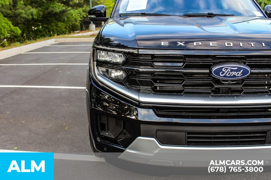 Used 2025 Black Ford Platinum image 12