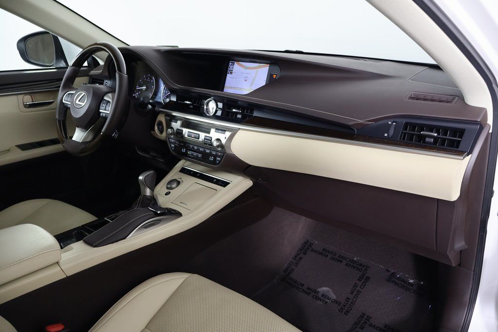 Thumbnail: 2017 Lexus ES - 9