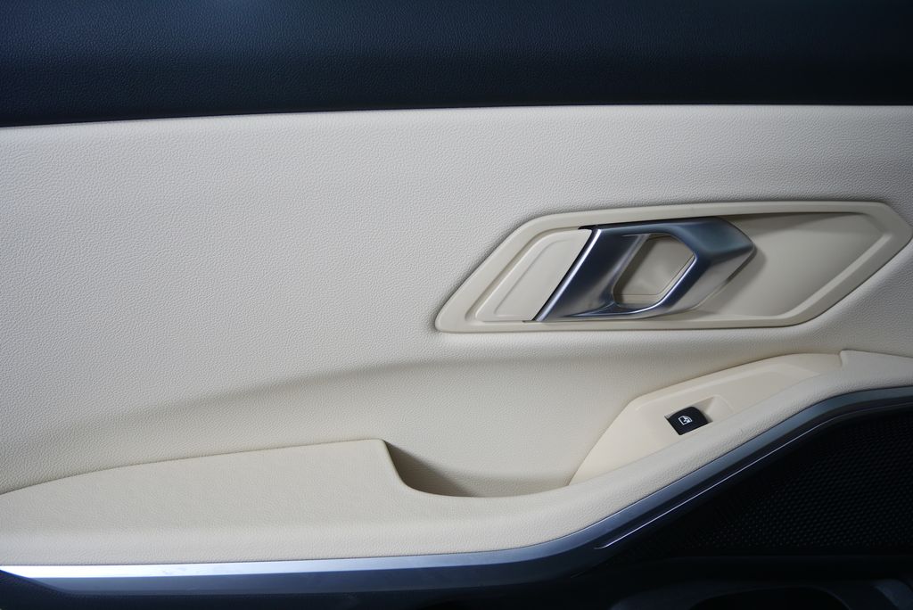 Thumbnail: 2024 BMW 3 Series - 13