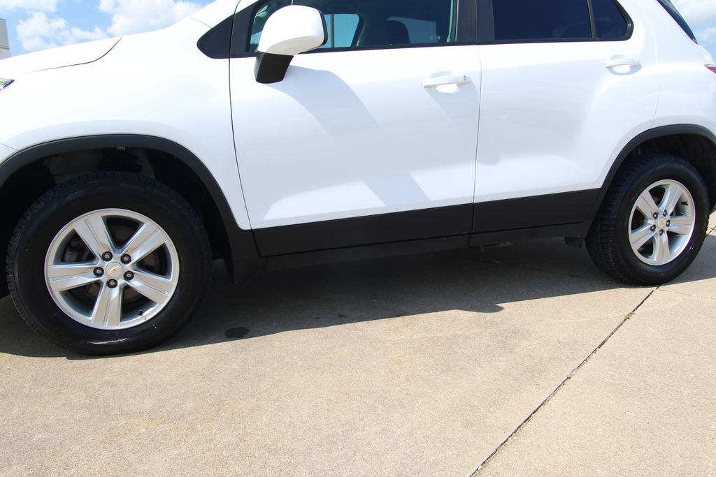 Used 2022 Chevrolet Trax SUV