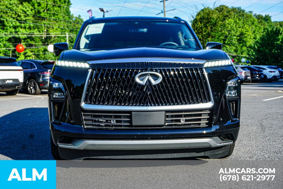 Used 2025 Black INFINITI LUXE image 10
