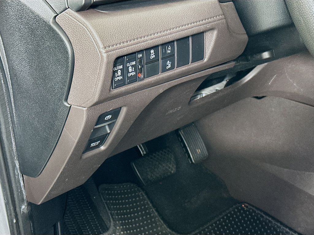 Thumbnail: 2019 Honda Odyssey - 10