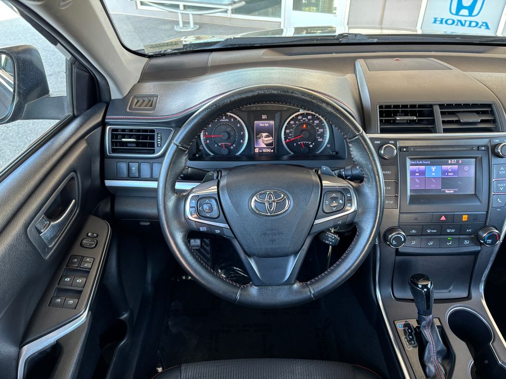 Thumbnail: 2016 Toyota Camry - 10