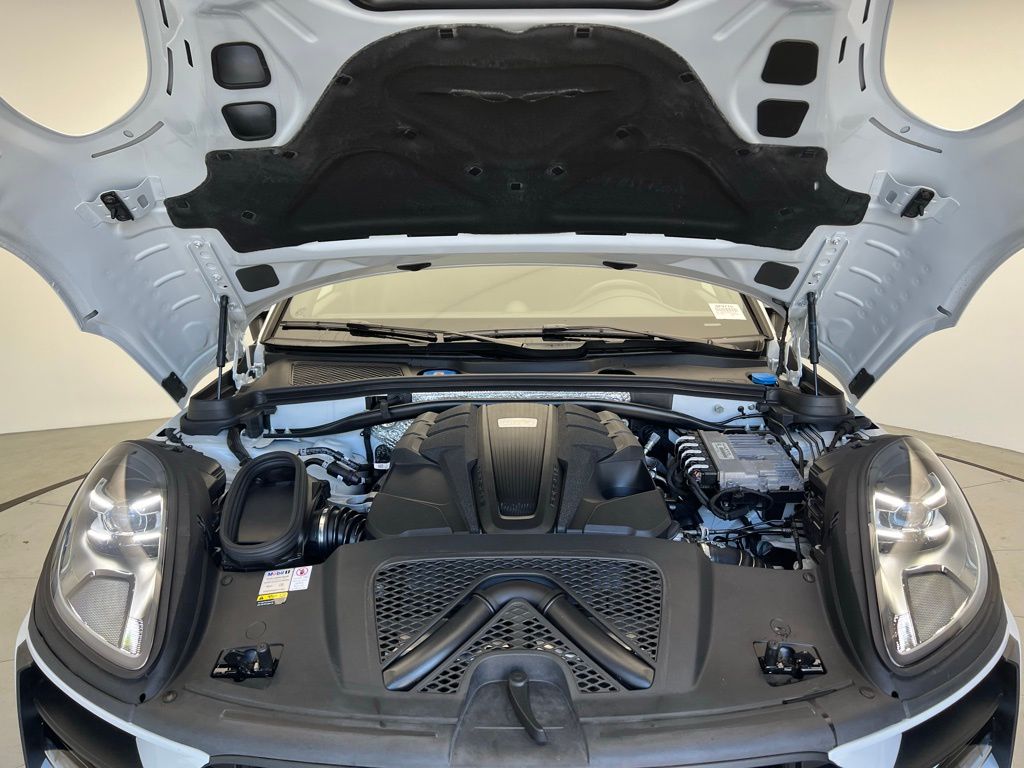 Thumbnail: 2021 Porsche Macan - 26