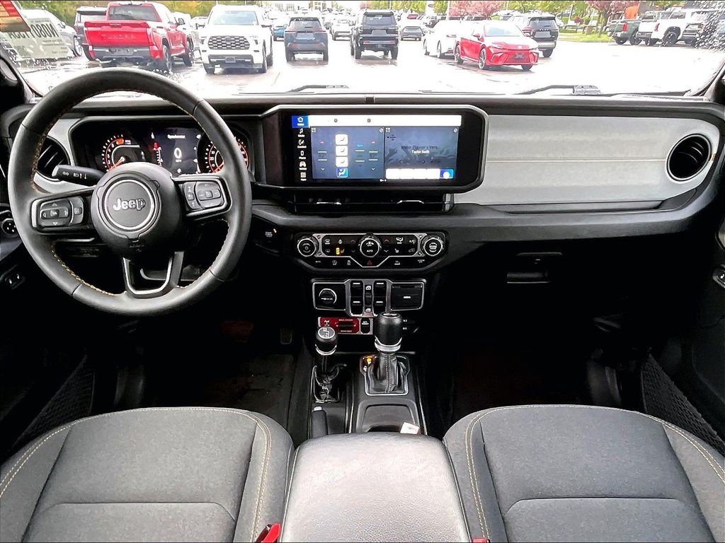 2024 Jeep Wrangler — photo 21