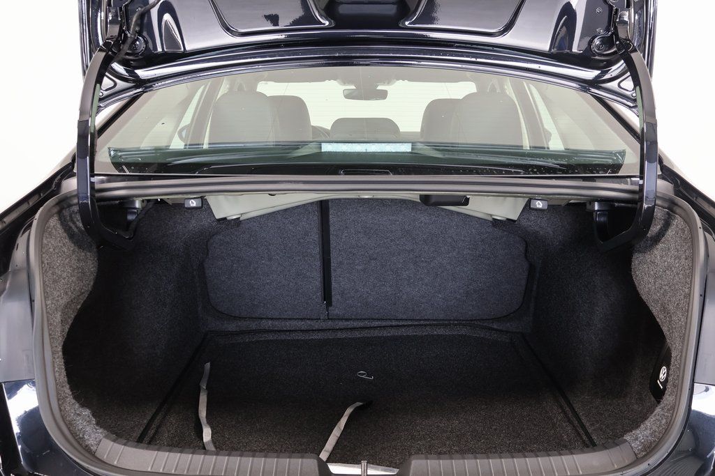 Thumbnail: 2024 Volkswagen Jetta - 12