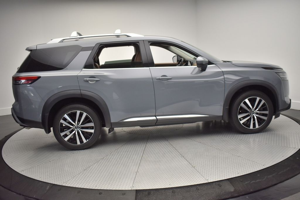 Thumbnail: 2023 Nissan Pathfinder - 4