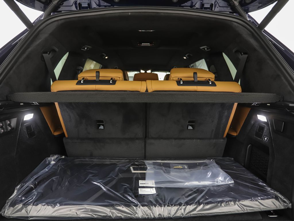 Thumbnail: 2027 BMW X7 - 28