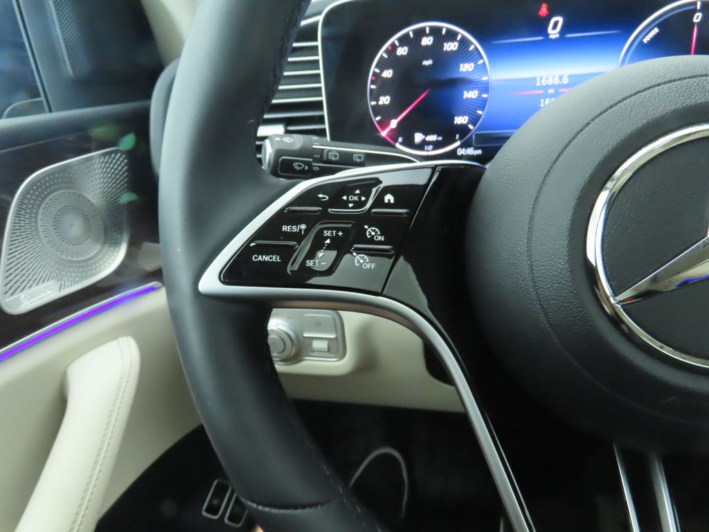 Thumbnail: 2025 Mercedes-Benz GLE - 11