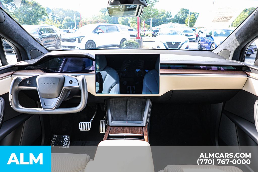 Used 2023 White Tesla Standard Range image 32