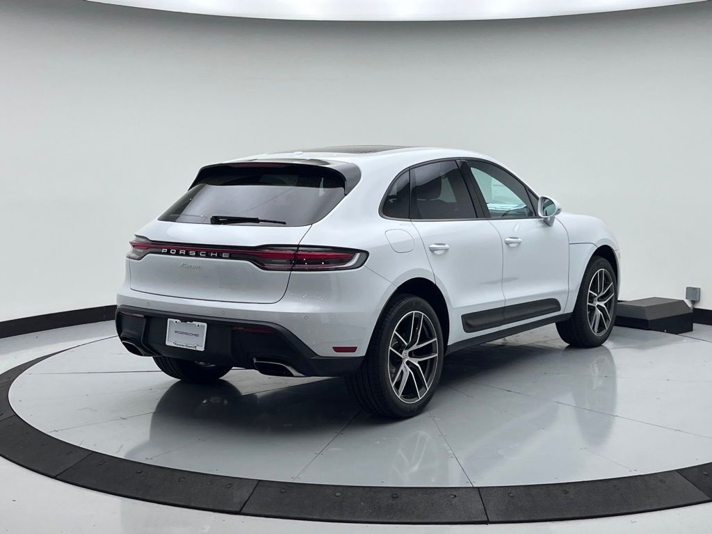 2025 Porsche Macan  9