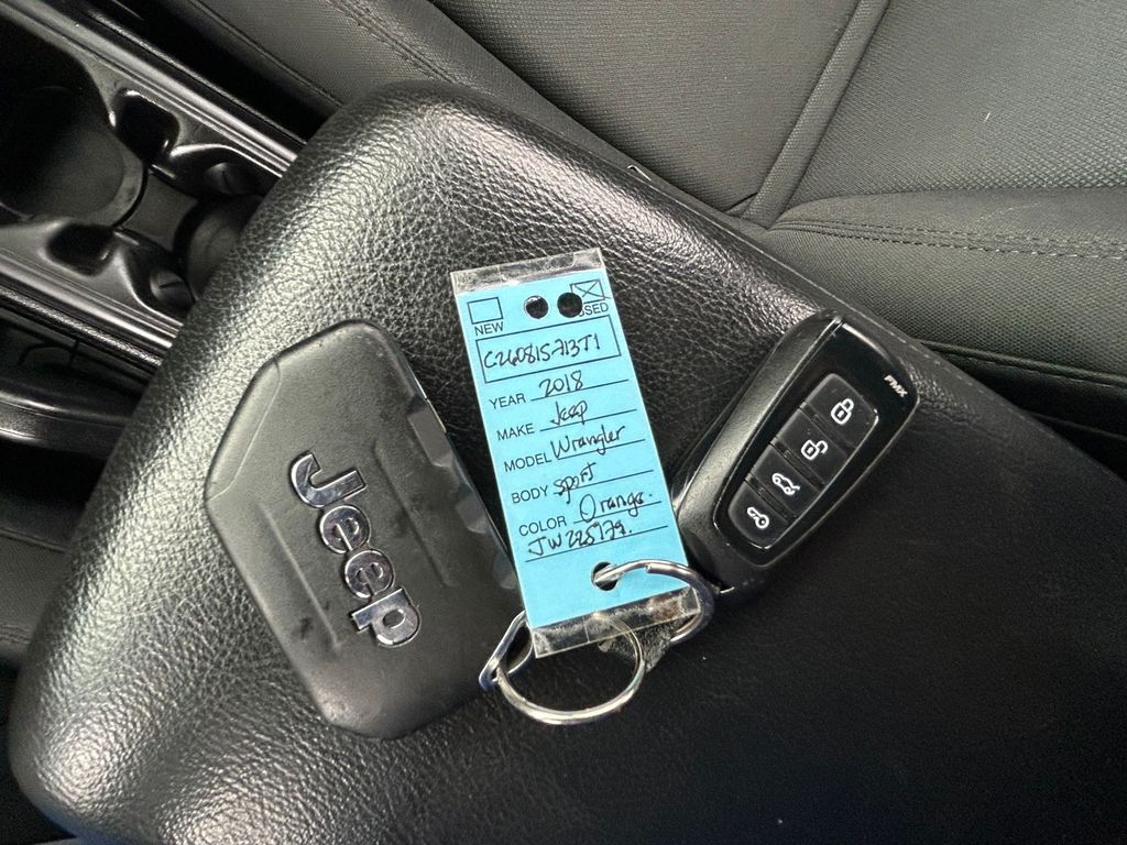 Used 2018 Punkn Metallic Clearcoat Jeep Unlimited Sport image 32