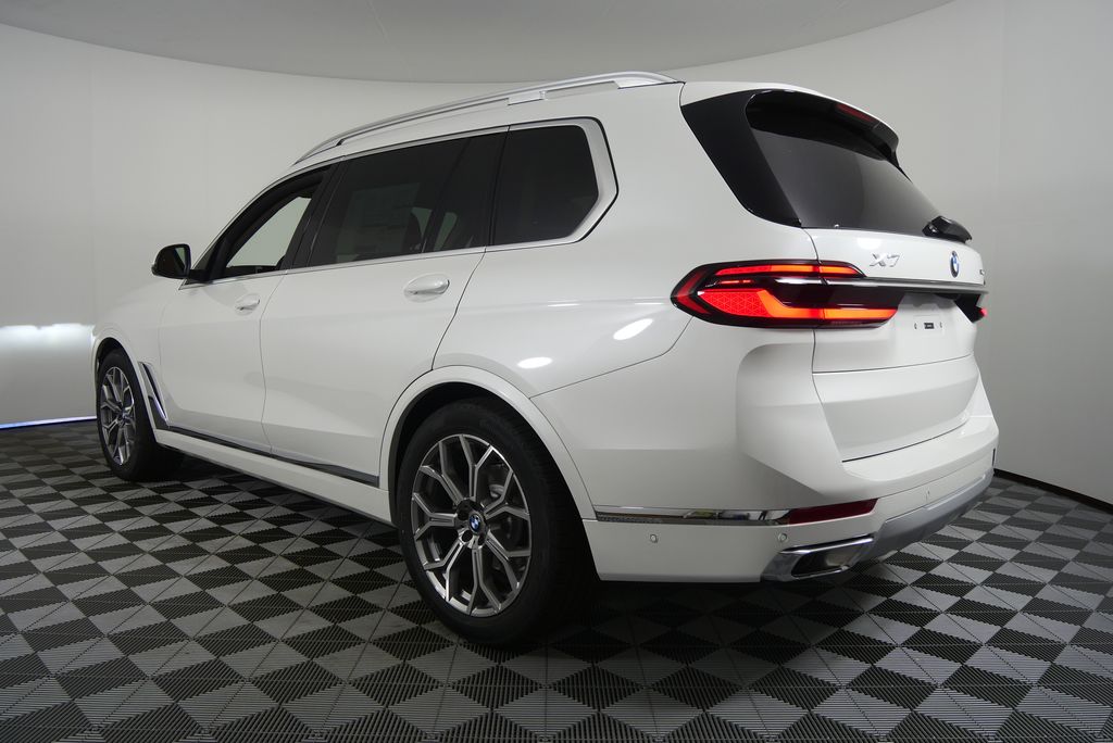 Thumbnail: 2026 BMW X7 - 5