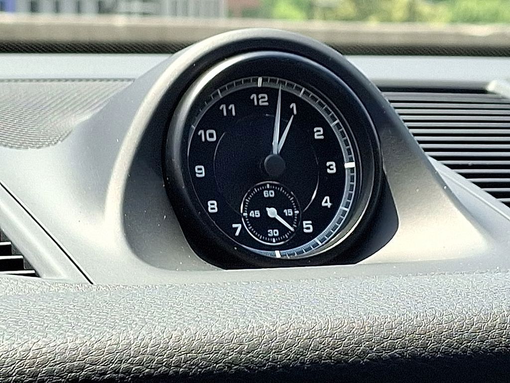 Thumbnail: 2025 Porsche Macan - 25