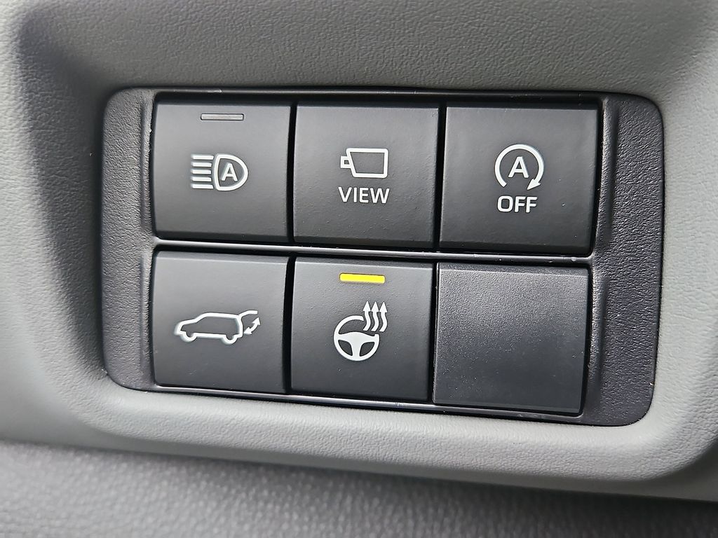 Thumbnail: 2026 Toyota Highlander - 17