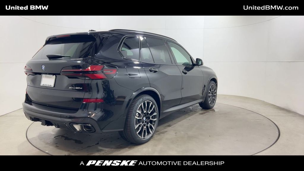 2026 BMW X5 xDrive50e 8