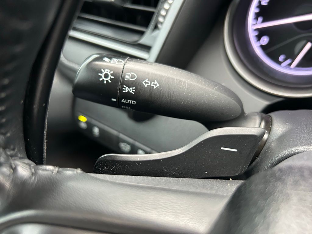 Thumbnail: 2023 Toyota Camry - 22