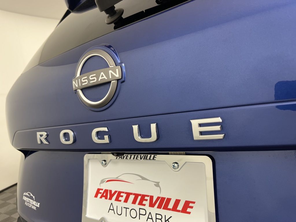 Thumbnail: 2023 Nissan Rogue - 3