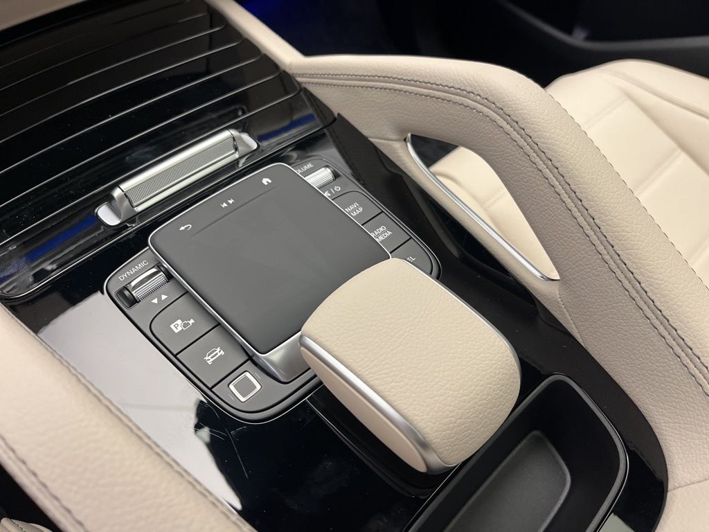 Thumbnail: 2026 Mercedes-Benz GLE - 20