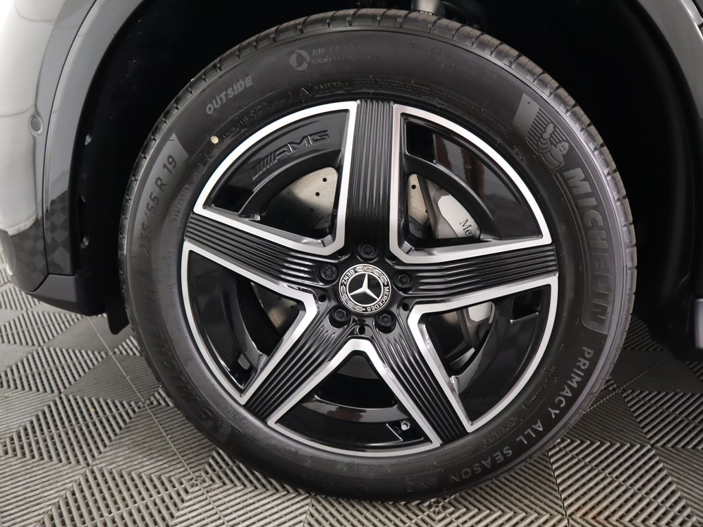 Thumbnail: 2025 Mercedes-Benz GLC - 31