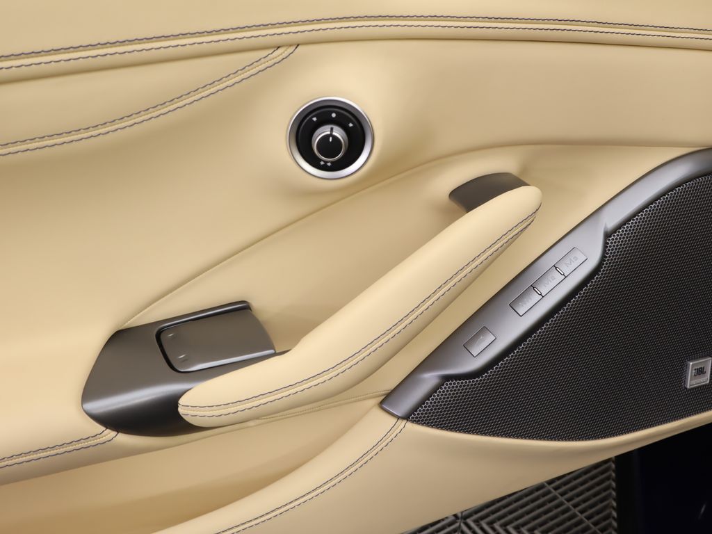 2023 Ferrari Portofino  32
