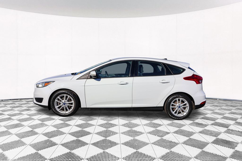 2015 Ford Focus SE 11