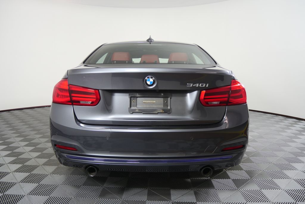 Thumbnail: 2016 BMW 3 Series - 4