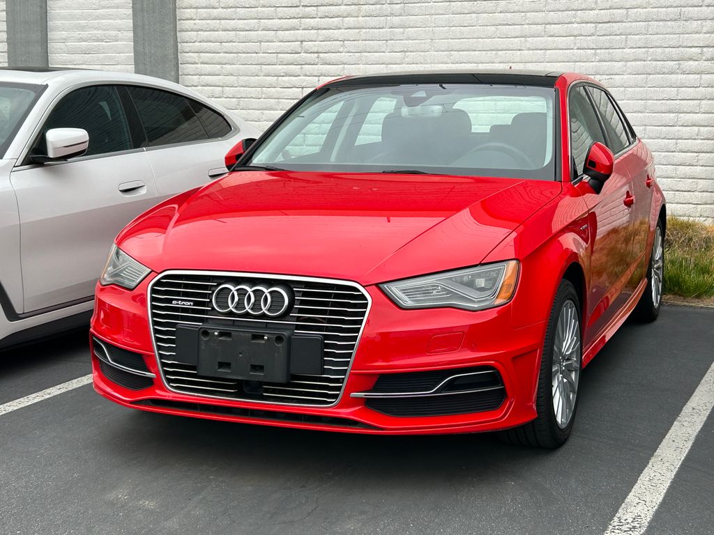 Thumbnail: 2016 Audi A3 e-tron - 2
